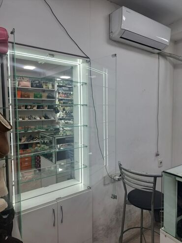 Dolab vitrinləri: Şüşəli dolab vitrini — 9