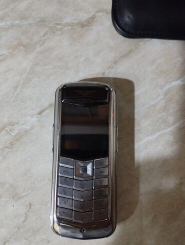 Vertu: Vertu Constellation, rəng - Gümüşü, Düyməli