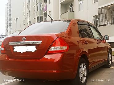 chery fulwin 2: Nissan Versa: 1.8 l | 2011 il Sedan — 4