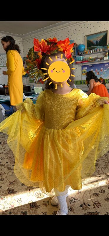 для головных уборов: Осенний венок-ободок с листьями Яркий осенний венок-ободок украшен