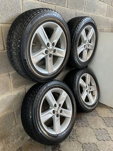 Шины и диски: Комплект из 4 колес Toyota: легкосплавные диски + зимние шины — 2