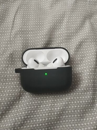 airpods правый наушник: Наушники