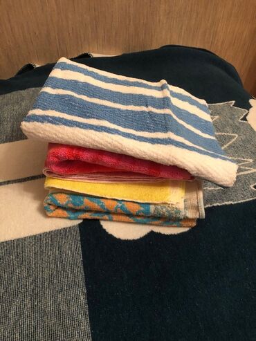 Dəsmallar: Üz üçün Yeni Dəsmal, Ünvandan götürmə — 3