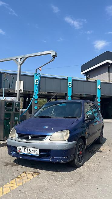тыко: Toyota Raum: 2000 г., 1.5 л, Автомат, Бензин, Хэтчбэк — 2