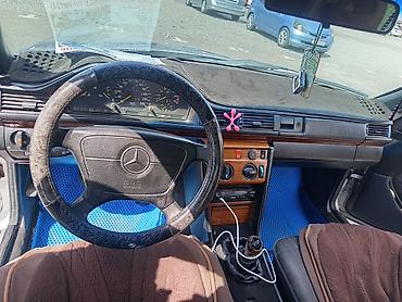 бапер 124: Mercedes-Benz W124: 1993 г., 2 л, Механика, Газ, Седан — 9