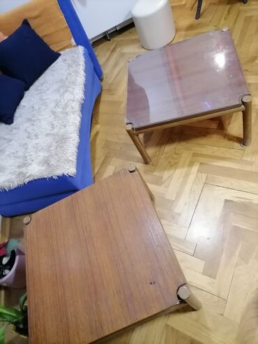Stolovi: Stočić za dnevni ili. Ispravan. Oko 65/65/37. Ima dva ista. A — 4