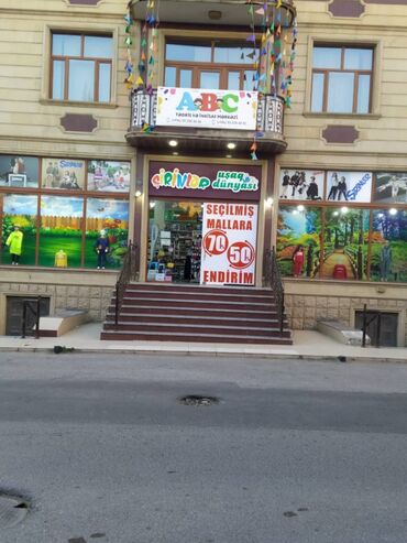 Mağazalar: Binəqədi rayon ərazisində 4 mərtəbəli tam təmirli, 700 kv sahəsi olan — 15
