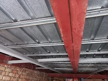 Обшивка лестниц: Продам лестницу из нержавеющего-оцинкованного профиля 0.7, высота — 17