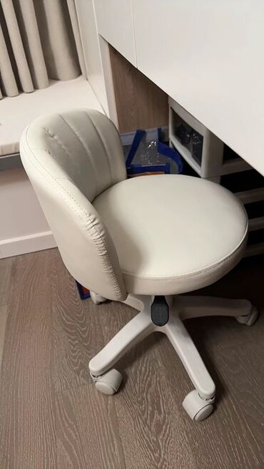 стол офисное кресло: Офисный стул, цвет - Белый, Другой материал