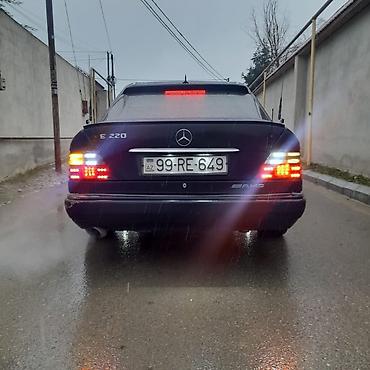 Mercedes-Benz: Mercedes-Benz E 220: 2.2 l | 1994 il Sedan — 15