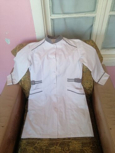 Tibbi geyim: Salam aleykum Kişi ve Qadin ücün az geyinilmiş tibbi xalatlar satiram -da lalafo.az — 18 Tibbi geyim: Salam aleykum Kişi ve Qadin ücün az geyinilmiş tibbi xalatlar satiram — 18