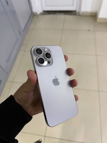 Apple iPhone: IPhone 15 Pro Max, Б/у, 256 ГБ, Natural Titanium, Зарядное устройство, Защитное стекло, 95 %