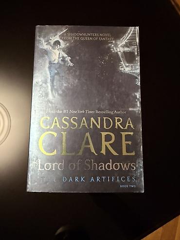 Художественная литература: Cassandra Clare müəllifinin **The Dark Artifices** seriyasından 3 — 2