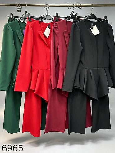 cena kacige: Komplet 
3500 dinara 👜👗 — 1