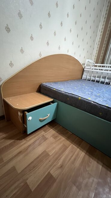 кровать полуторка с матрасом купить недорого: Спальный гарнитур, Б/у, Двуспальная кровать, Шкаф, Комод, Самовывоз