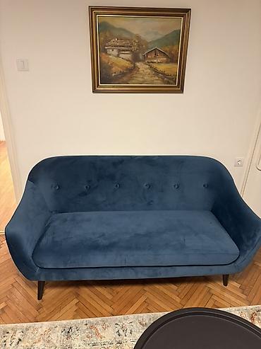 drveni ormarić: Trosed – elegantan, kompaktan model u baršunastoj tkanini — 1