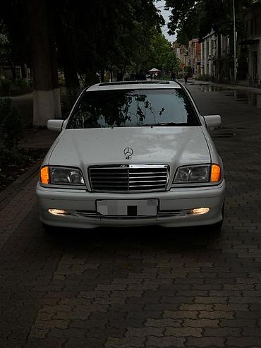 moto bot: Mercedes-Benz C-Class: 2.3 l | 1998 il Sedan — 7