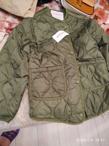 Куртки: Женская куртка M (EU 38), цвет - Зеленый