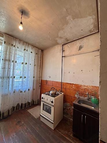 salyanda evler: 5 mertebeli binanin 1 mertebesi lelinqrad tipli 2 otaqli evimiz — 7