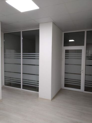 Перегородки на заказ: На заказ Каркасная перегородка, Для офиса, Бронированное стекло, Монтаж, Демонтаж, Бесплатный замер at lalafo.kg — 4 Перегородки на заказ: На заказ Каркасная перегородка, Для офиса, Бронированное стекло, Монтаж, Демонтаж, Бесплатный замер — 4