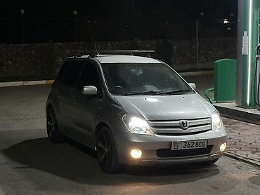 Toyota: Toyota Ist: 2004 г., 1.5 л, Автомат, Бензин, Хэтчбэк — 2