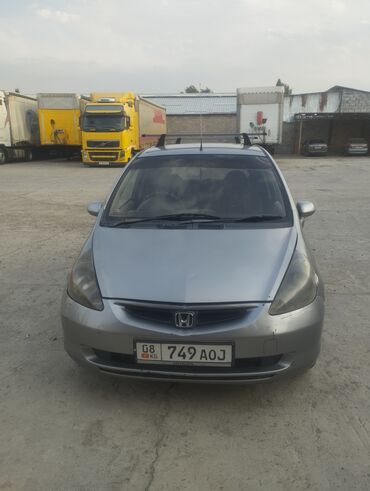 обмен на легковое авто: Honda Fit: 2004 г., 1.3 л, Вариатор, Бензин, Хэтчбэк