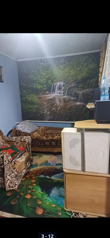продаю дом район аламединского рынка: 70 м², 4 комнаты, Парковка, Забор, огорожен