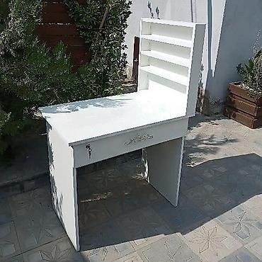 salon refleri: Düz masa, Siyirməsiz, Polkalı, Laminat — 8