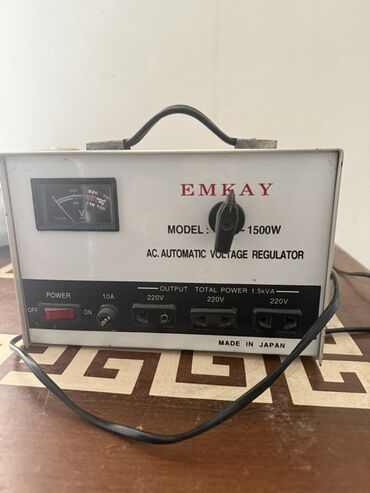 Elektrik şitləri: Köhnə suraxanı EMKAY AC Automatic Voltage Regulator - Model: 1500W -