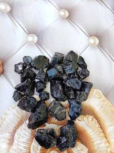 tebii sac satiram: 29 ədəd qara obsidian (şüşə) – xam daşlar - Rəng: dərin qara — 1