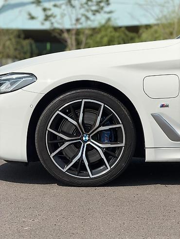 Продажа авто: BMW 5 series: 2020 г., Гибрид, Седан — 4