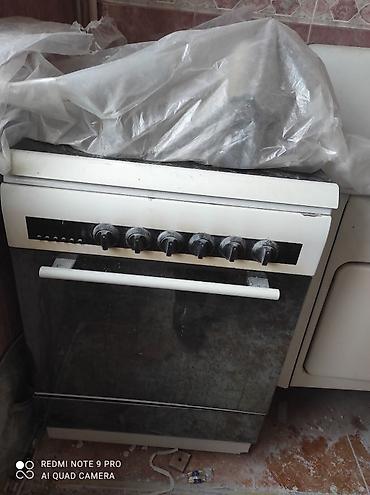 Plitələr və bişirmə panelləri: Qaz-elektrik kombinə edilmiş soba - Üst panel: 4 gözlü plitə – 3 qaz — 2