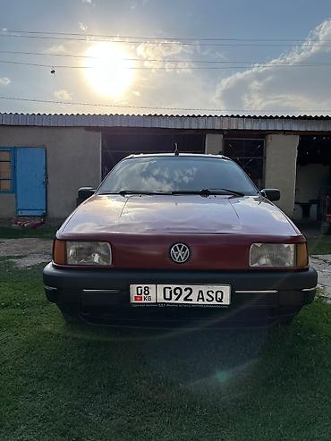 Volkswagen Passat Variant: 1990 г., 1.8 л, Механика, Универсал