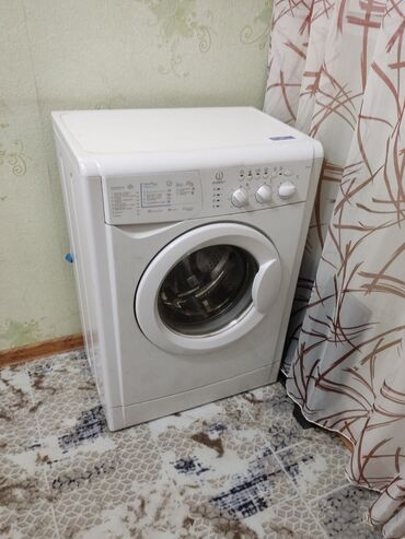 кир жуучу машиналар сатып алам: Кир жуучу машина Indesit, Колдонулган, Автомат, 5 кг чейин, Толук өлчөм