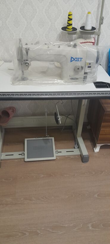 ikinci el overlok: Sənaye tikiş maşını – DOIT brendi, düz tikiş (lockstitch) tipli. - lalafo.az -da ikinci el overlok: Sənaye tikiş maşını – DOIT brendi, düz tikiş (lockstitch) tipli. -