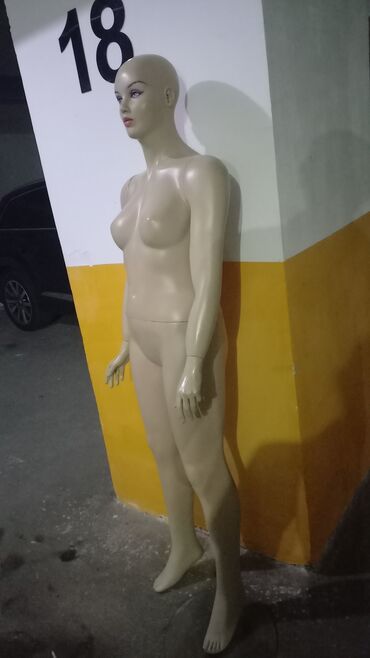Manekenlər: Qadın, Plastik, plastmas, Krem