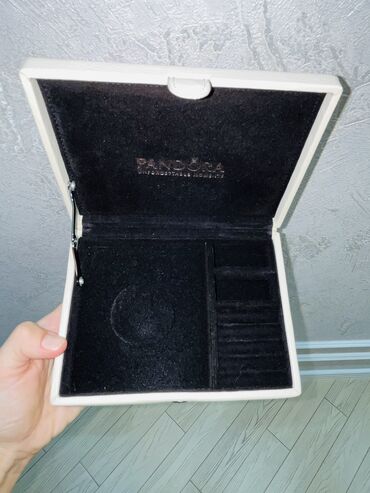 Təzədir,Pandoradan əsil dəri materialdan təzə istifadə olunmayan