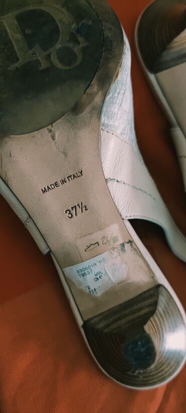 Salonke: Salonke, Dior, 37.5 — 10