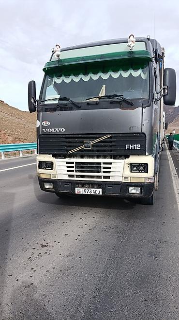 Тягач, Volvo, 2001 г., Тентованный