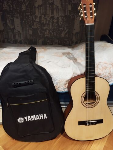 ikinci el gitara: Klassik gitara, İşlənmiş, Ünvandan götürmə, Pulsuz çatdırılma lalafo.az -da ikinci el gitara: Klassik gitara, İşlənmiş, Ünvandan götürmə, Pulsuz çatdırılma