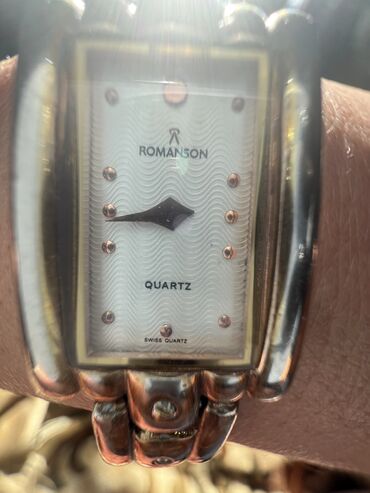 женские ручные часы: Продаю женские водонепроницаемые швейцарские часы Romanson в идеальном