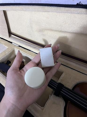 Смычковые инструменты: 🎻 3/4 ölçülü original skripka satılır Skripka şəxsi istifadə olunubvə — 3