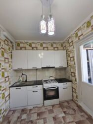 срочно продаю в связи с переездом: 2 бөлмө, 56 кв. м, 106-серия, 9 кабат, Евроремонт