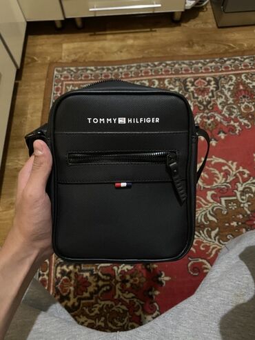 большой шарф: Барсетка, Tommy Hilfiger, Материалы: Кездеме материал, Куру жөнгө салынат, Жаңы