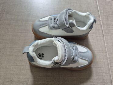 Patike: Dečije patike za prve korake - Veličina: 22 (otisak “22” vidljiv na — 9