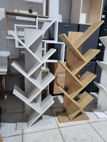 Rəflər: Yeni, Kitab rəfi — 9