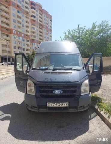 ford transit 8 1: Ford Transit markalı, göy rəngdə mikroavtobus. Yük və sərnişin daşımaq