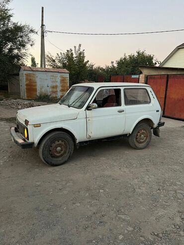 срочно продам машыну: ВАЗ (ЛАДА) 4x4 Нива: 2002 г., 1.7 л, Механика, Бензин, Внедорожник