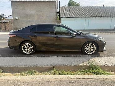какие авто надежные: Toyota Camry: 2018 г., 2.5 л, Бензин, Седан — 1