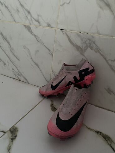 Butslar: Butslar Nike, Ölçü: 42, Yeni